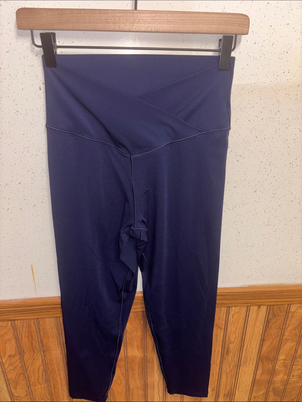 aerie Offline - women’s NWOT Navy High-Waist Crossover Leggings (size Large)
